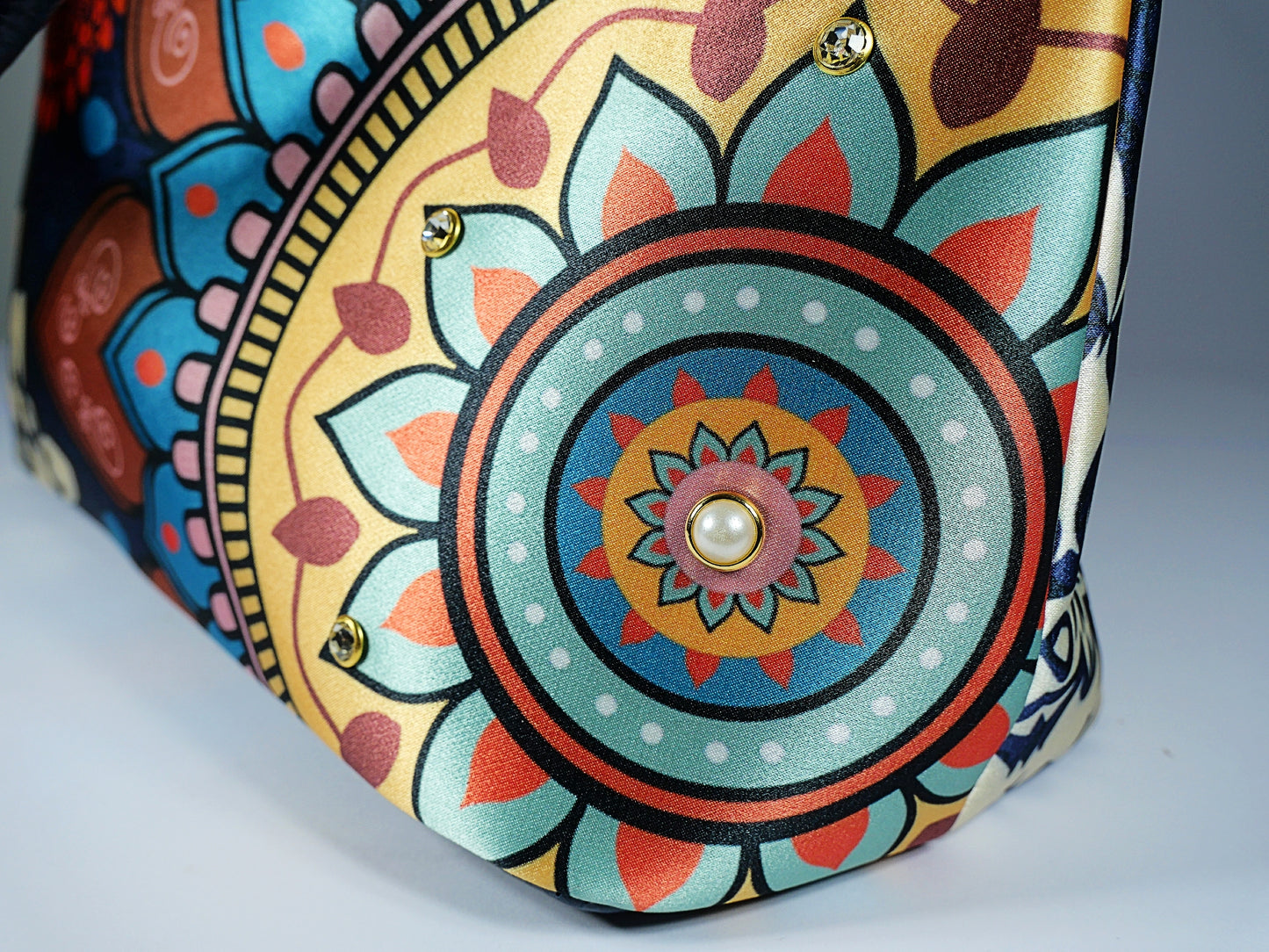 Lucia - Flower Mandala